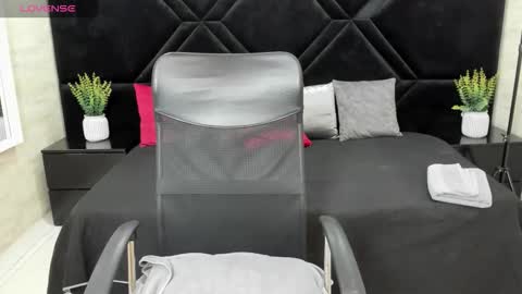 HANNA online show from February 8, 3:32 am