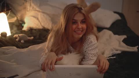 Hanna online show from December 10, 8:40 am