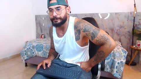 hanz_col online show from November 29, 11:51 am