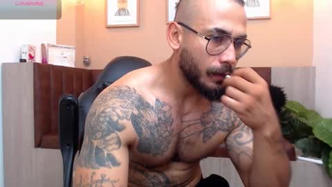 hanz_col online show from March 7, 12:01 pm