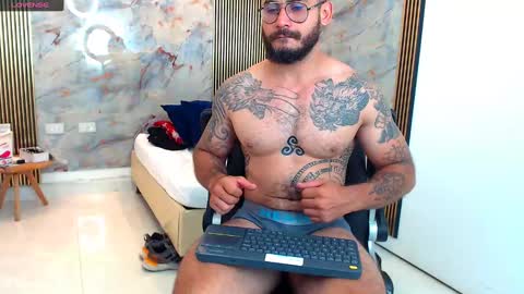 hanz_col online show from March 1, 11:39 am