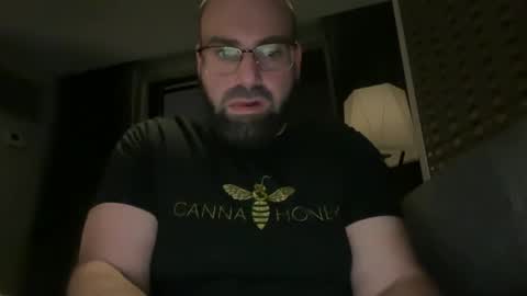 Snapshot of happy_cabbage chatting on December 3, 7:38 am happy_cabbage online show from December 3, 7:38 am