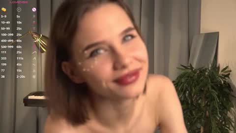 Snapshot of happynewdear chatting on September 22, 2:21 pm Evy  online show from September 22, 2:21 pm