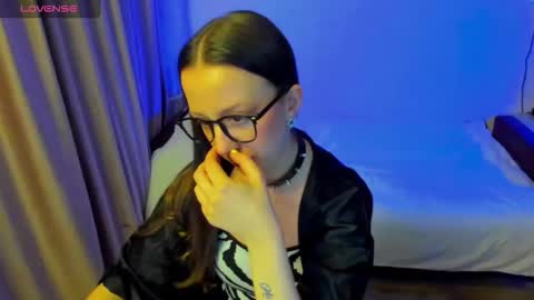 Stephanie online show from March 24, 7:09 pm