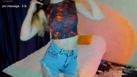 Snapshot of happystephanie chatting on February 9, 6:16 pm Stephanie online show from February 9, 6:16 pm