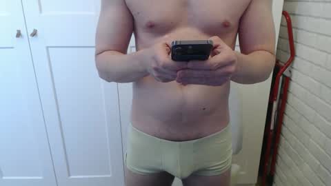 happyvelvetpaw online show from January 8, 11:49 am