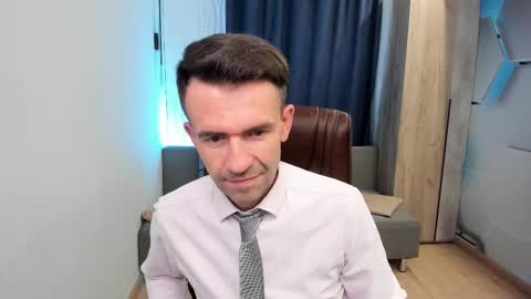 Steve online show from October 3, 8:22 am