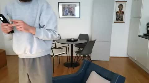 Chris online show from April 18, 10:39 am