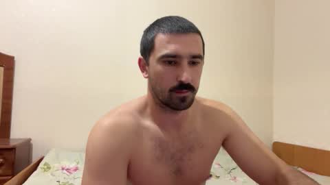 Snapshot of hard_to_obey chatting on October 6, 6:37 pm hard_to_obey online show from October 6, 6:37 pm