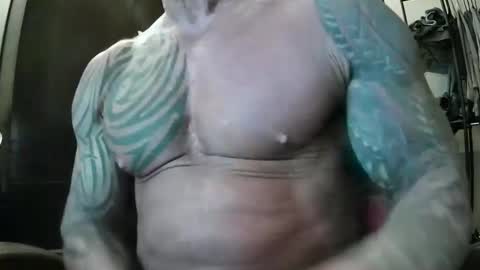 Snapshot of hardbody205a chatting on December 1, 10:34 pm hardbody205a online show from December 1, 10:34 pm