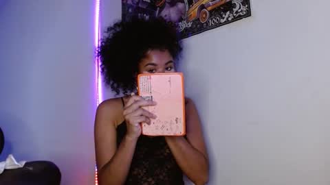 harley_quinnn111 online show from March 14, 11:31 pm