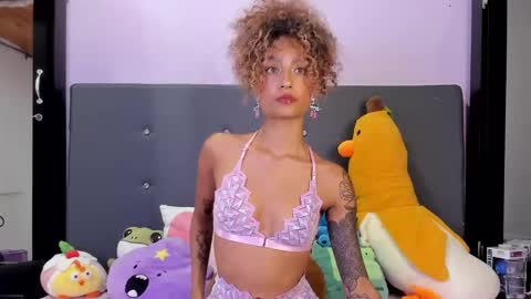 Harmony Hill online show from November 25, 11:03 pm