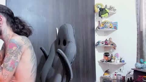 OMAR online show from November 20, 2:25 pm