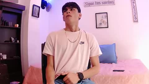 Snapshot of harrythomson1 chatting on September 13, 6:32 pm harry thomson online show from September 13, 6:32 pm