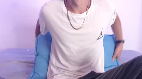 Snapshot of harrythomson1 chatting on February 22, 3:01 am harry thomson online show from February 22, 3:01 am