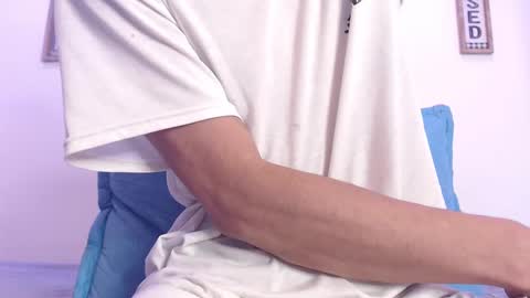 Snapshot of harrythomson1 chatting on February 22, 9:23 am harry thomson online show from February 22, 9:23 am