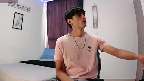 Snapshot of harrythomson1 chatting on October 1, 4:39 pm harry thomson online show from October 1, 4:39 pm