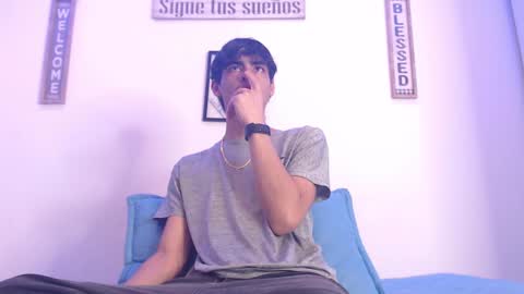 Snapshot of harrythomson1 chatting on March 8, 5:07 am harry thomson online show from March 8, 5:07 am