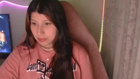 lady online show from December 22, 3:35 am