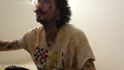 Snapshot of hatsumotokyoto chatting on March 8, 7:53 pm More content   2   online show from March 8, 7:53 pm