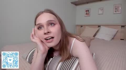 Mia online show from April 18, 7:58 pm