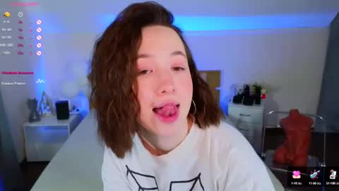 Hayle online show from March 8, 5:17 am