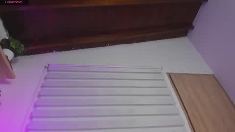 Im Hazel online show from March 5, 2:14 am