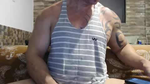 Snapshot of healedcarioca chatting on October 8, 1:35 am Brazilian bigdick online show from October 8, 1:35 am