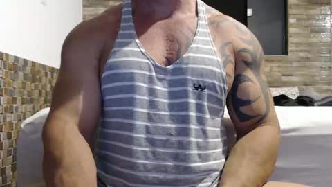 Snapshot of healedcarioca chatting on January 14, 3:11 am Brazilian bigdick online show from January 14, 3:11 am