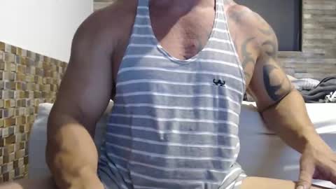 Snapshot of healedcarioca chatting on February 2, 3:49 pm Brazilian bigdick online show from February 2, 3:49 pm