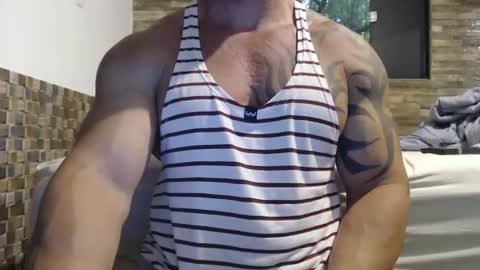 Snapshot of healedcarioca chatting on December 23, 8:03 pm Brazilian bigdick online show from December 23, 8:03 pm