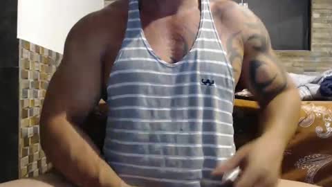 Snapshot of healedcarioca chatting on January 11, 3:13 am Brazilian bigdick online show from January 11, 3:13 am