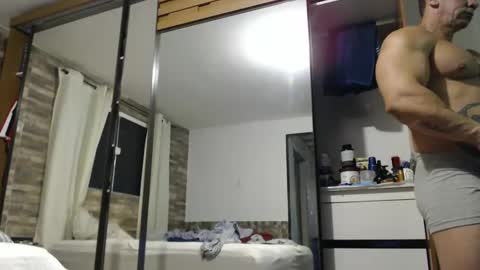 Snapshot of healedcarioca chatting on December 7, 8:00 pm Brazilian bigdick online show from December 7, 8:00 pm