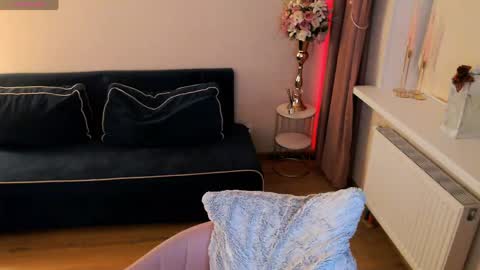 Heaven girl online show from April 5, 6:38 pm