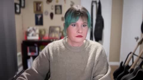 Saoirse online show from December 5, 11:56 pm