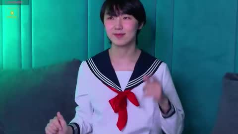 HEEJIN online show from November 12, 3:25 pm