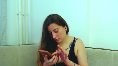 helen_adams_ online show from December 12, 9:08 am