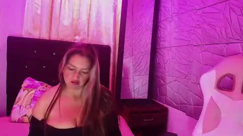 helena_divine online show from June 19, 4:46 pm