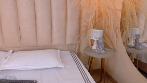 helenafoumier online show from May 27, 12:17 am