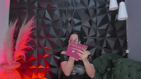 Helena Saenz online show from December 15, 12:23 pm