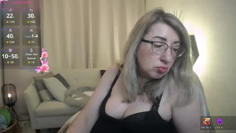 helenenigma online show from March 29, 7:48 pm