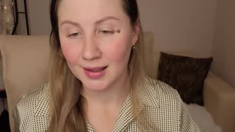 Helen online show from December 15, 7:37 am