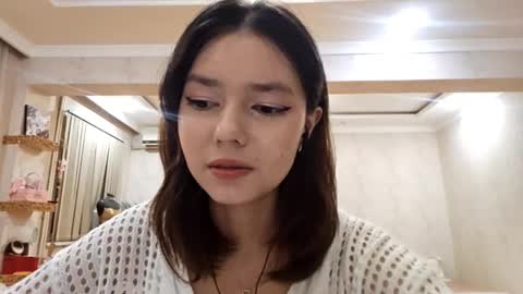Snapshot of helgakraszewski chatting on October 17, 7:29 pm Alice online show from October 17, 7:29 pm