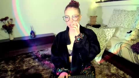 Heliconia online show from October 12, 4:38 am