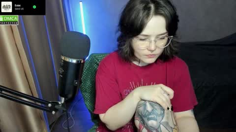 Red online show from December 5, 8:39 pm