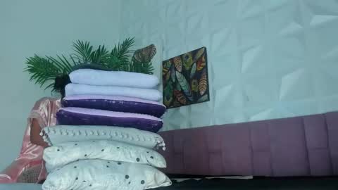 hellen     online show from February 12, 7:50 pm