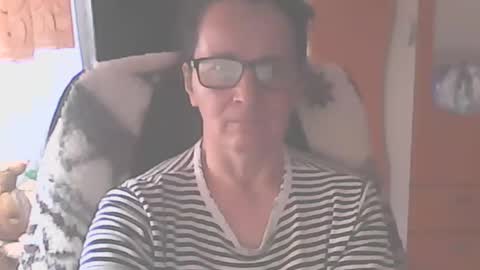 hellenmarie online show from February 16, 11:19 am