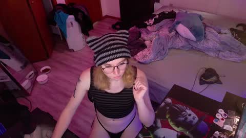 Hayley online show from April 8, 1:19 am