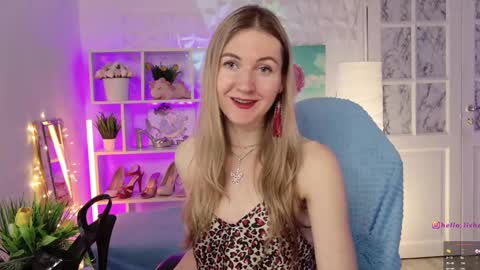 Alisia  Monday to Friday from 10 am to 4 pm GMT 2 online show from February 14, 9:13 am