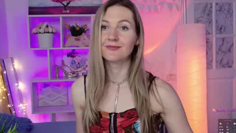 Alisia  Monday to Friday from 10 am to 4 pm GMT 2 online show from February 20, 11:09 am